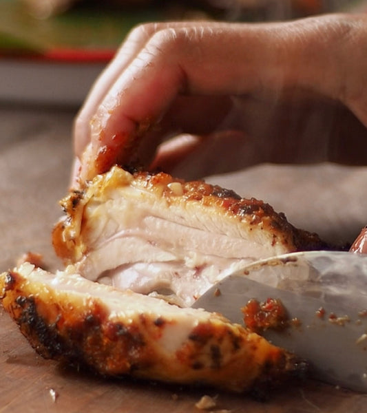 POULET GRILLÉ MARINÉ À LA PÂTE TOM YUM